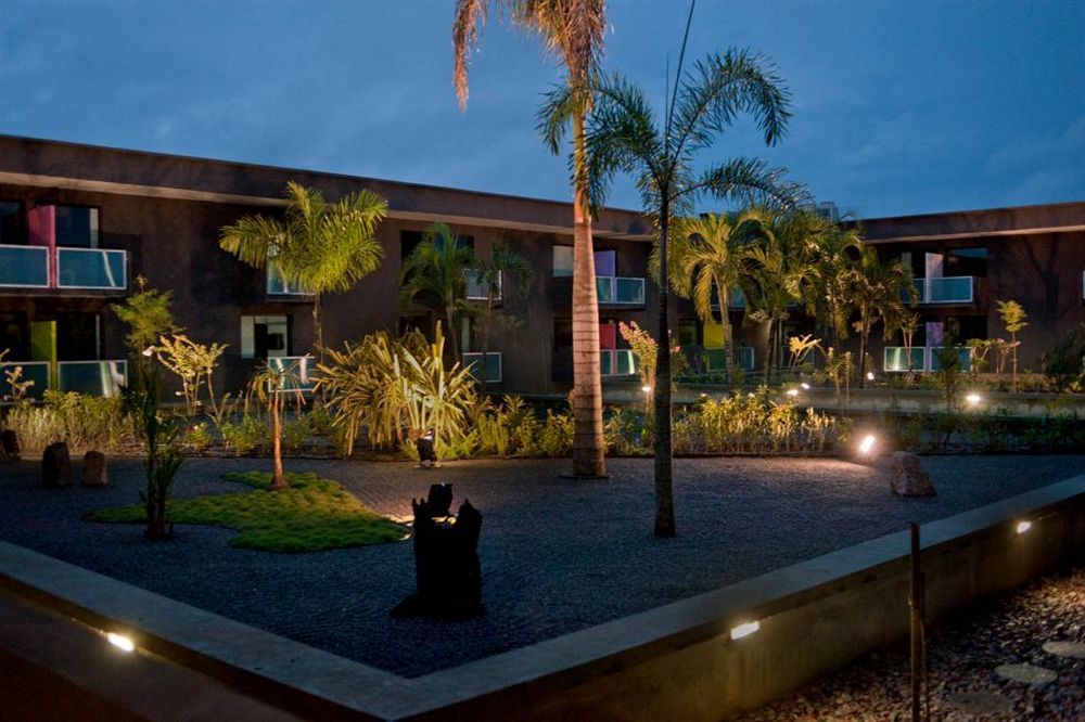 Mina Hotel Libreville Exterior foto